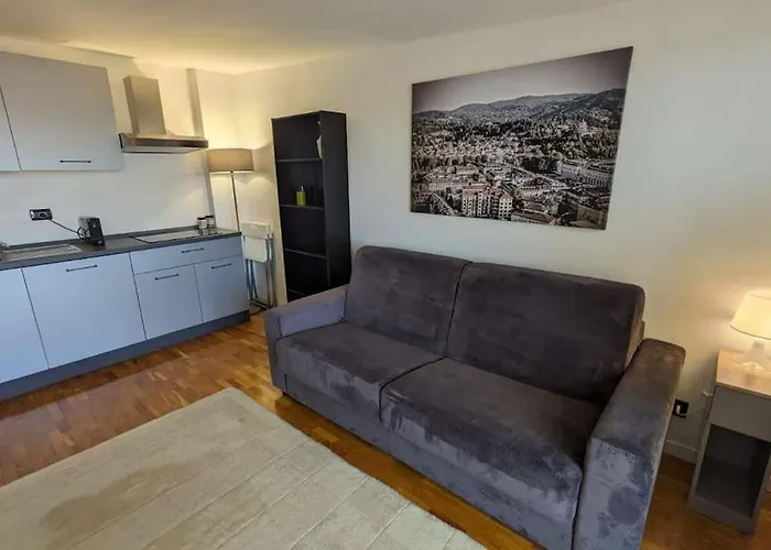Amazing With View Near Metro Апартаменты